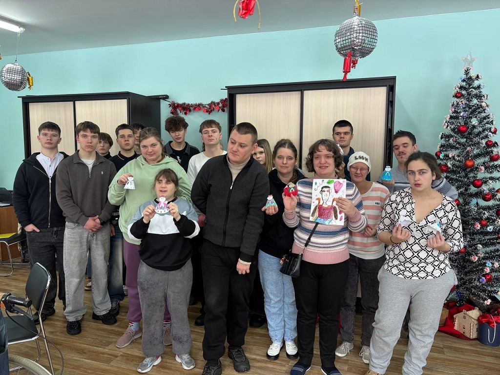14.01 участники нашего проекта и волонтеры отряда БлагоДарю провели для подопечных чудесное творческое занятие