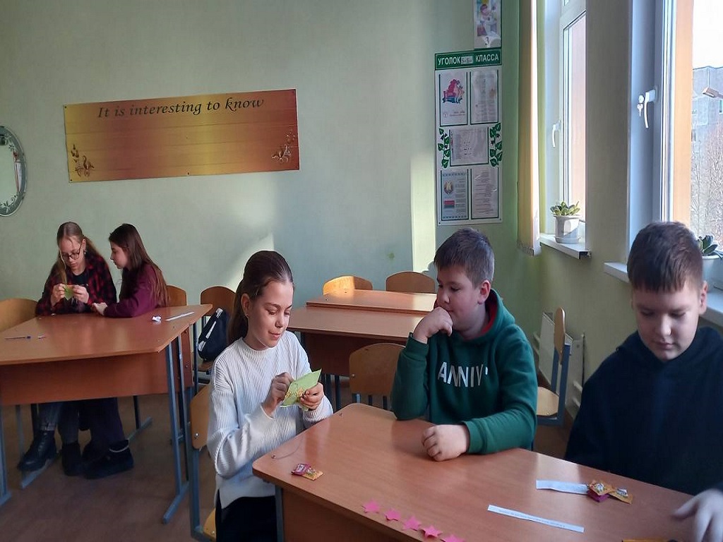 21 февраля в 5 классах прошла увлекательная конкурсная программа " Наша армия сильна, охраняет мир она!"